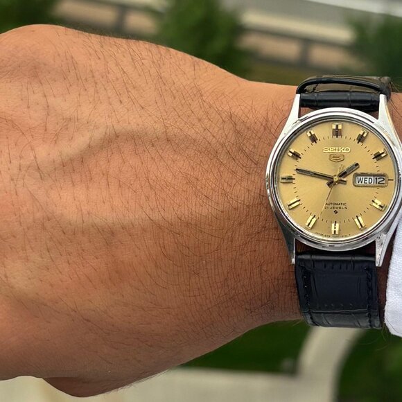 Luxury Seiko 5 - Men's Automatic Vintage Watch – Gold Dial - Picture 5 of 7